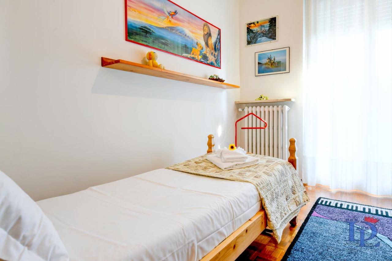 Desenzanoloft Official Partner Marriott Homes & Villas - The Sunflower Front Lake Desenzano del Garda Exteriör bild