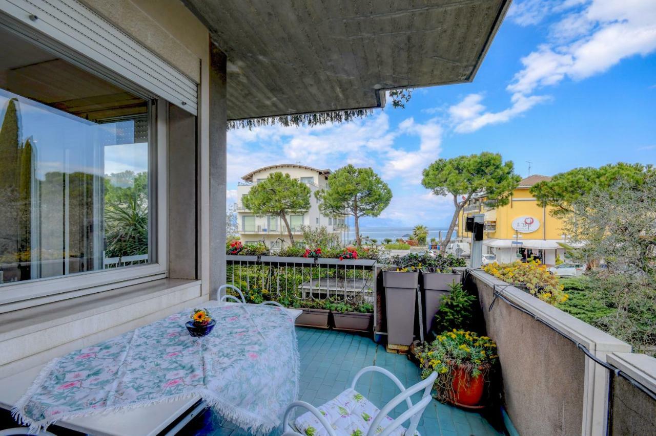 Desenzanoloft Official Partner Marriott Homes & Villas - The Sunflower Front Lake Desenzano del Garda Exteriör bild